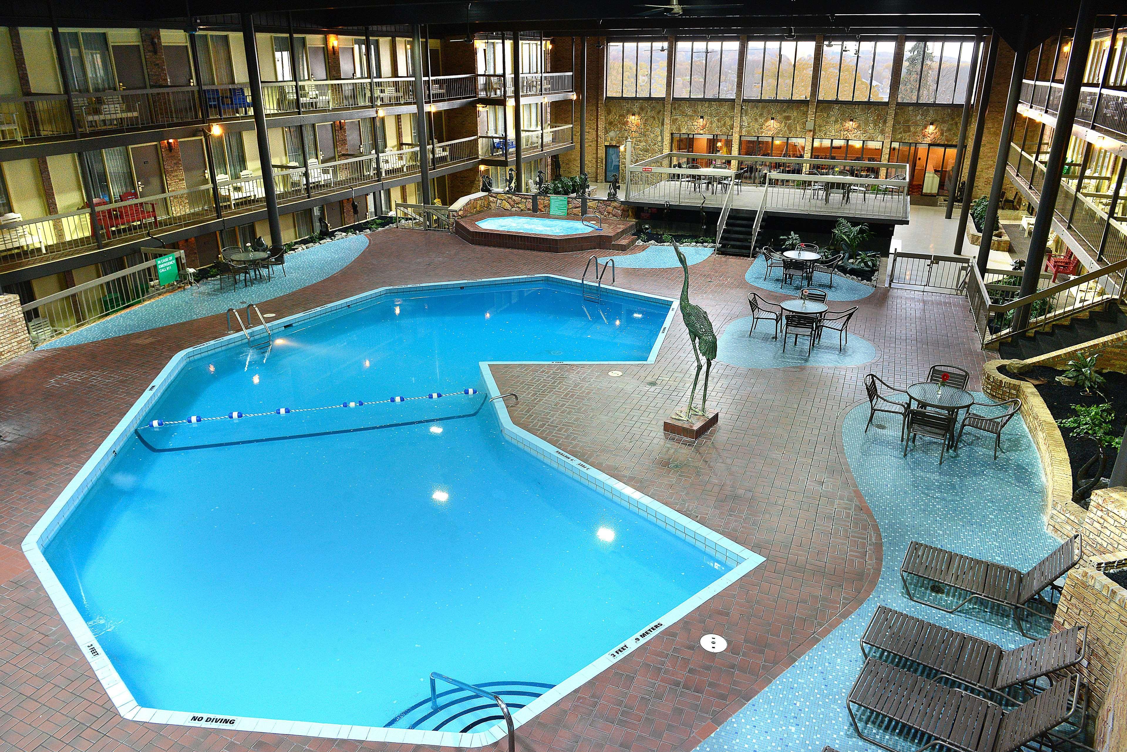 Park Inn By Radisson Sharon West Middlesex Exterior photo