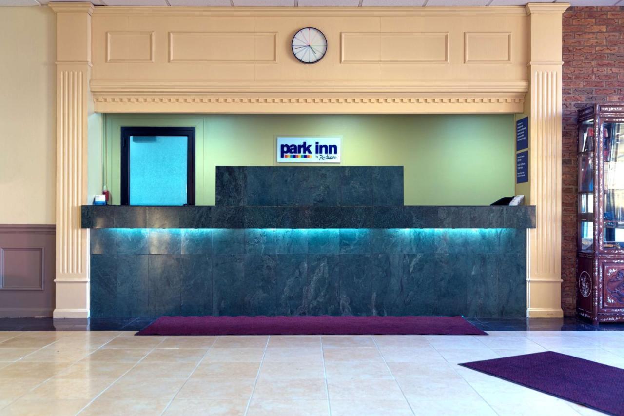Park Inn By Radisson Sharon West Middlesex Exterior photo