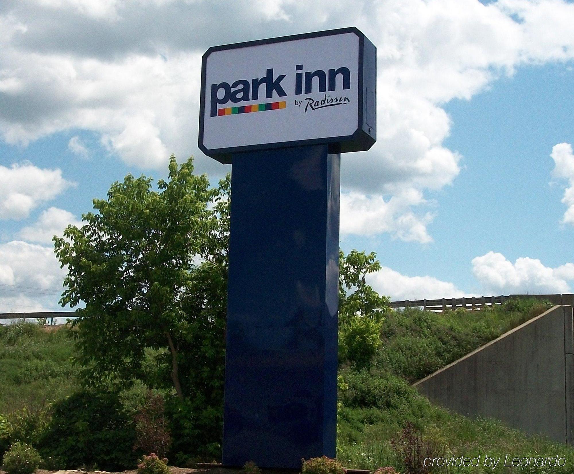 Park Inn By Radisson Sharon West Middlesex Exterior photo